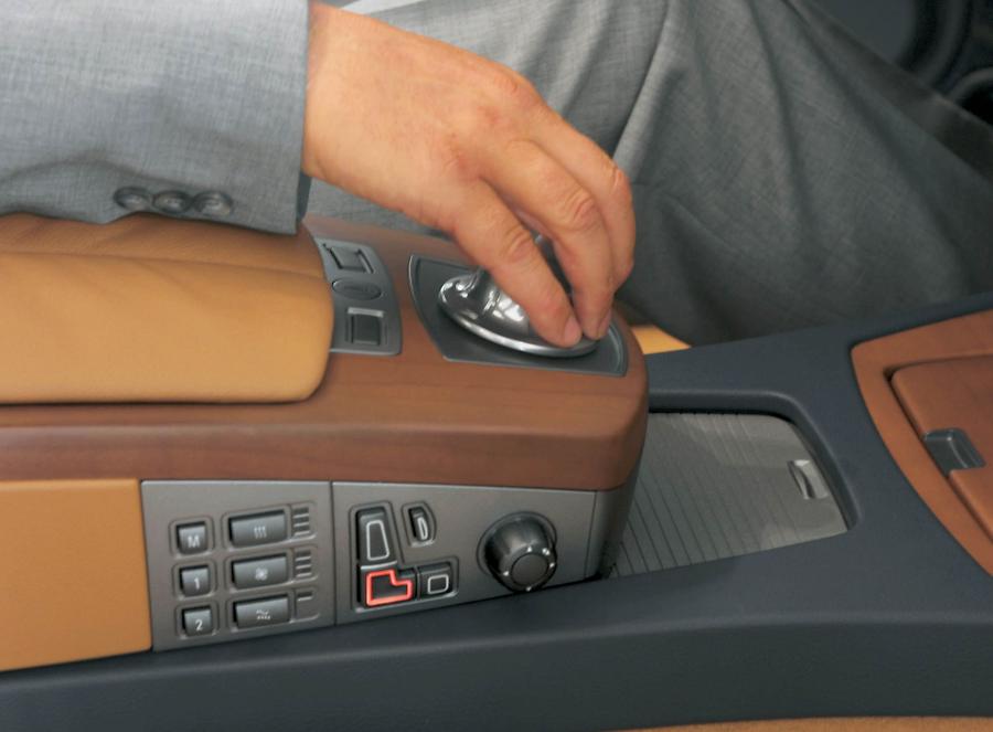  BMW 7-Series L 2003 года  (фото 47 из 61)
